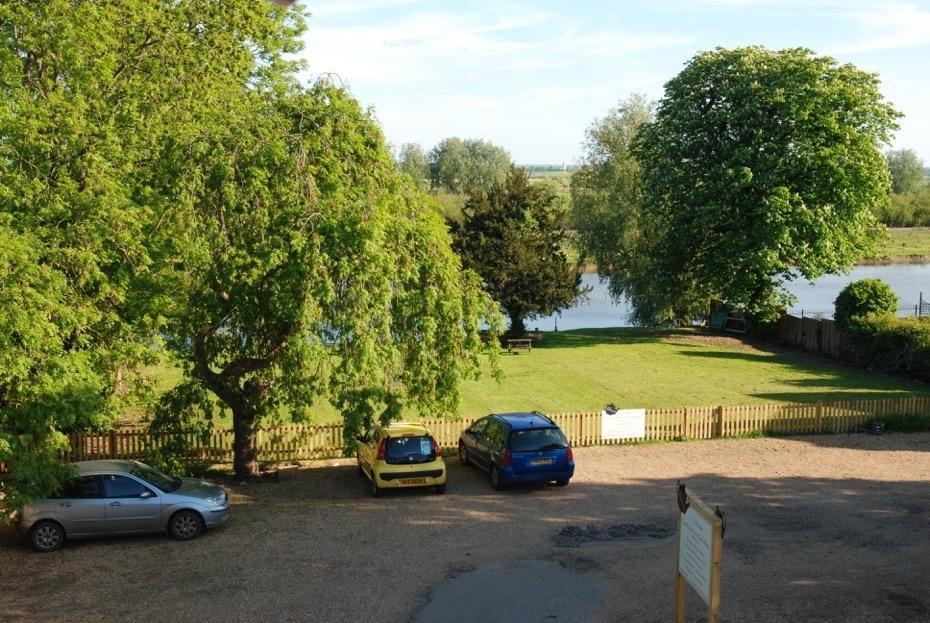Old Riverview Guest House Earith 외부 사진