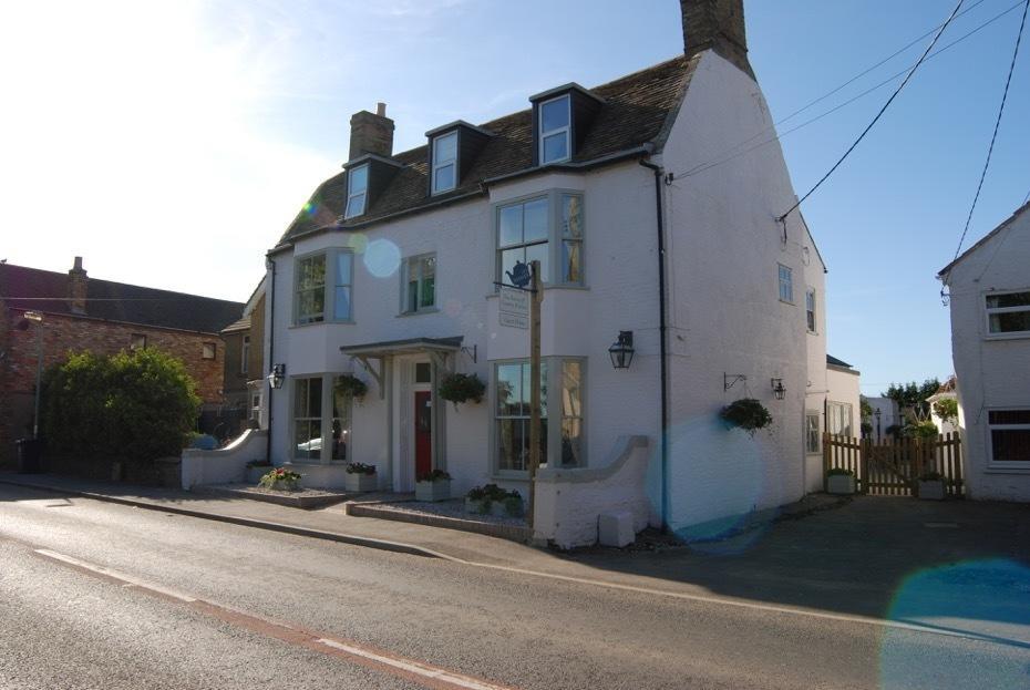 Old Riverview Guest House Earith 외부 사진